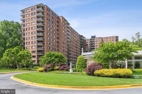 4201 Cathedral Ave NW #1215W, Washington, DC 20016