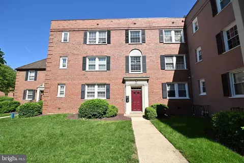 3813 V St SE #102, Washington, DC 20020