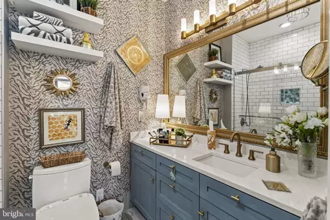 Bath - 2328 Champlain St NW #310, Washington, DC 20009 photo 1 of 3