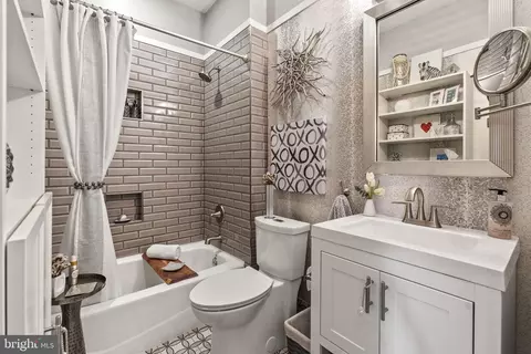 Bath - 2328 Champlain St NW #310, Washington, DC 20009 photo 3 of 3