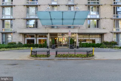 940 25th St NW #807-S, Washington, DC 20037
