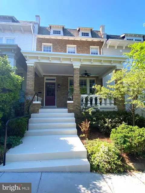 1704 Hobart St NW, Washington, DC 20009