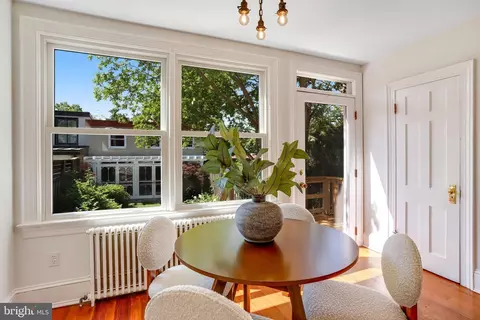 Dining - 509 E Capitol St SE, Washington, DC 20003 photo 3 of 4