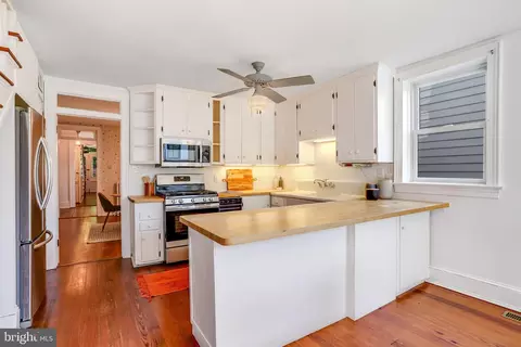 Kitchen - 509 E Capitol St SE, Washington, DC 20003 photo 3 of 4