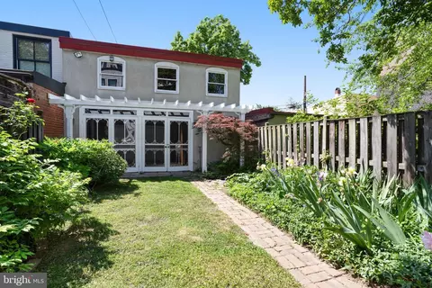 Exterior - 509 E Capitol St SE, Washington, DC 20003 photo 5 of 12