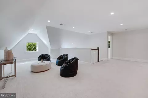 Entry Way - 2959 Northampton St NW, Washington, DC 20015 photo 7 of 7