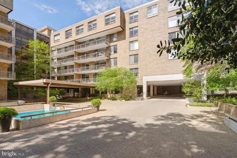 4100 Cathedral Ave NW #PH 17, Washington, DC 20016