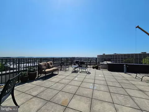 Exterior - 2100 19th St NW #103, Washington, DC 20009 photo 2 of 3