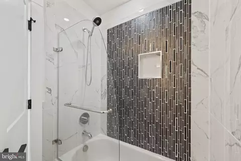 Bath - 2207 Rand Pl NE, Washington, DC 20002 photo 4 of 7