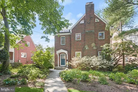 4914 Chesapeake St NW, Washington, DC 20016