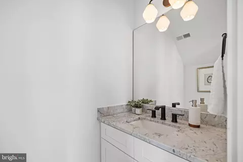 1819 A St SE #A, Washington, DC 20003 photo 40