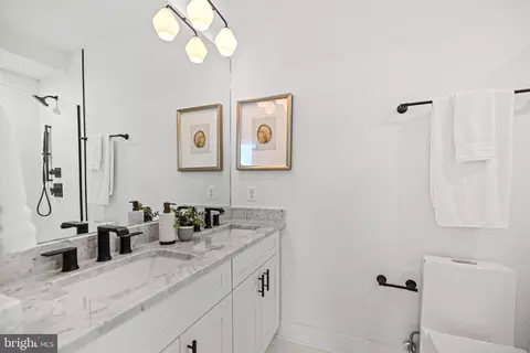 1819 A St SE #A, Washington, DC 20003 photo 33