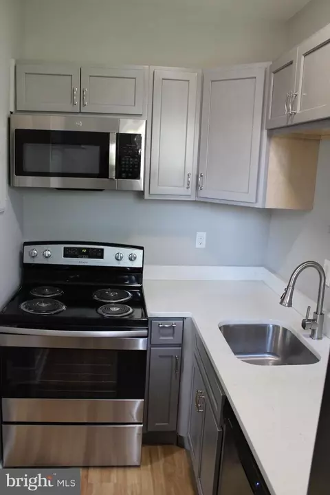 7 18th St SE #201, Washington, DC 20003