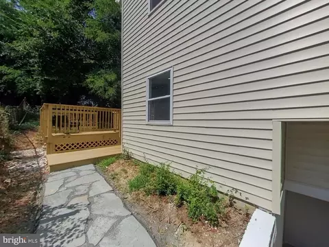 109 47th St SE, Washington, DC 20019 photo 5