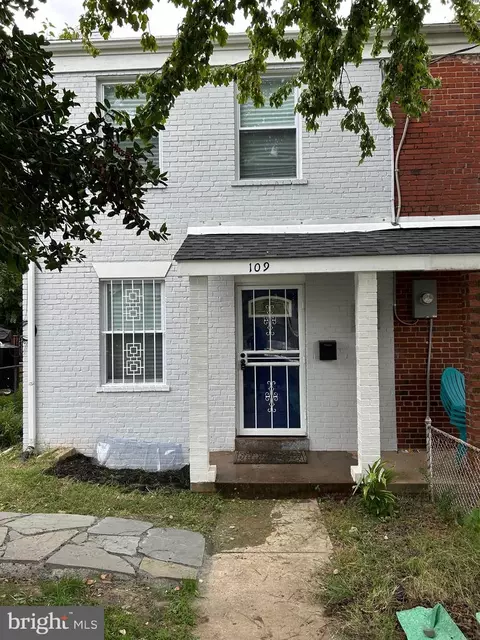 109 47th St SE, Washington, DC 20019 photo 2
