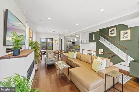 1335 R St NW #2, Washington, DC 20009