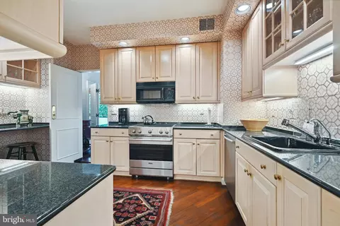 2700 Calvert St NW #316, Washington, DC 20008 photo 16