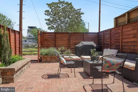 Exterior - 218 16th St SE, Washington, DC 20003 photo 4 of 6