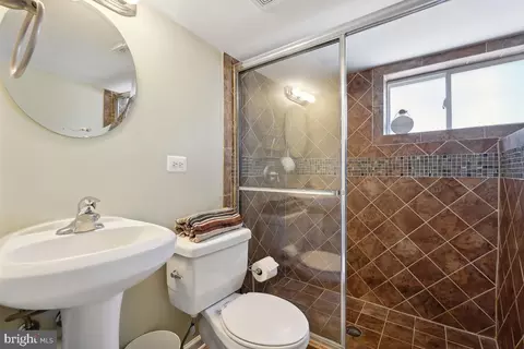Bath - 218 16th St SE, Washington, DC 20003 photo 2 of 2