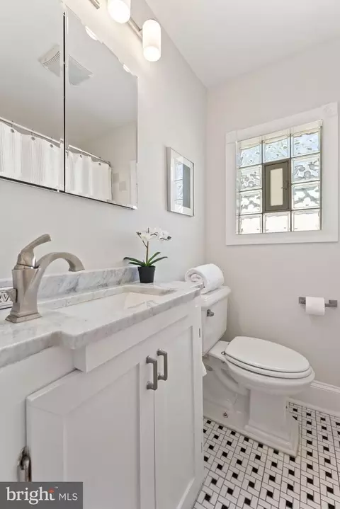Bath - 1610 D St SE, Washington, DC 20003 photo 1 of 3