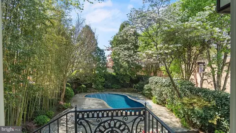 Exterior - 3310 P St NW, Washington, DC 20007 photo 3 of 4