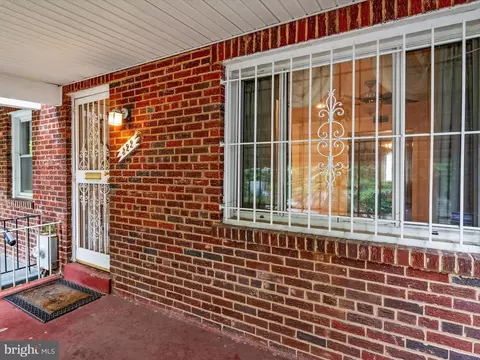 Exterior - 322 18th St NE, Washington, DC 20002 photo 4 of 8
