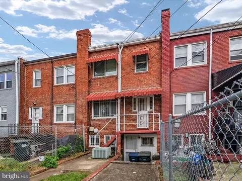 Exterior - 322 18th St NE, Washington, DC 20002 photo 8 of 8
