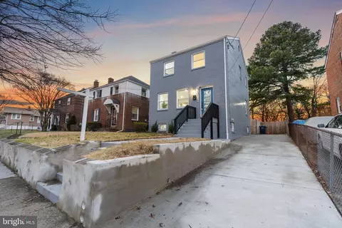 2816 30th St NE, Washington, DC 20018