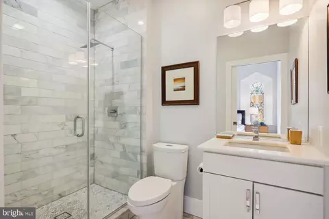 Bath - 819 D St NE #36, Washington, DC 20002 photo 1 of 4