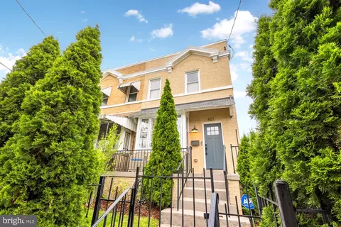 827 Tuckerman St NW, Washington, DC 20011