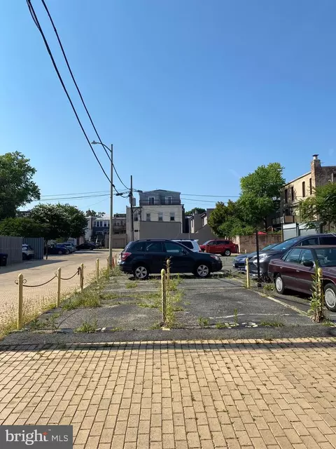 Exterior - 637 3rd St NE #104, Washington, DC 20002 photo 2 of 2