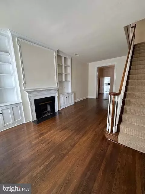 Living - 1217 29th St NW, Washington, DC 20007 photo 2 of 5