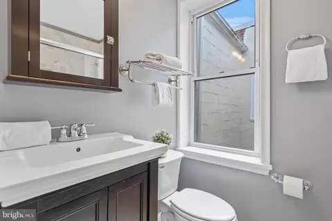 641 3rd St NE, Washington, DC 20002 photo 36