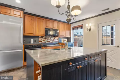 641 3rd St NE, Washington, DC 20002 photo 14