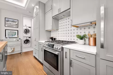 418 7th St SE #401, Washington, DC 20003 photo 9
