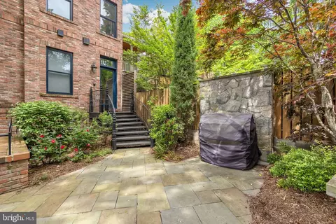 418 7th St SE #401, Washington, DC 20003 photo 24