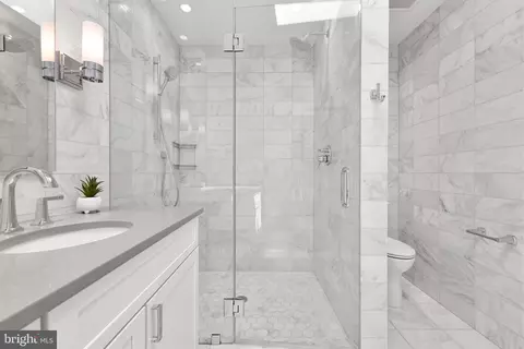 418 7th St SE #401, Washington, DC 20003 photo 19