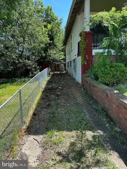 56 53rd Pl SE, Washington, DC 20019 photo 2