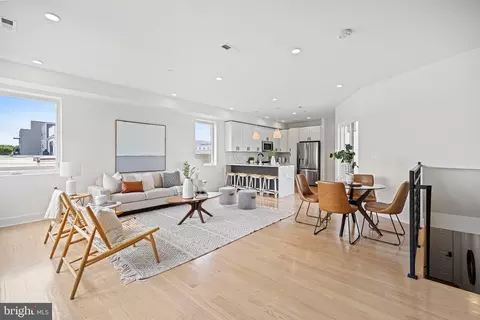1819 A St SE #C, Washington, DC 20003 photo 2