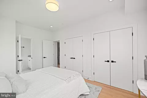 1819 A St SE #C, Washington, DC 20003 photo 25