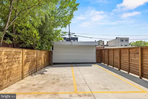 1819 A St SE #C, Washington, DC 20003 photo 38