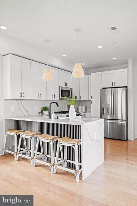 1819 A St SE #C, Washington, DC 20003 photo 18