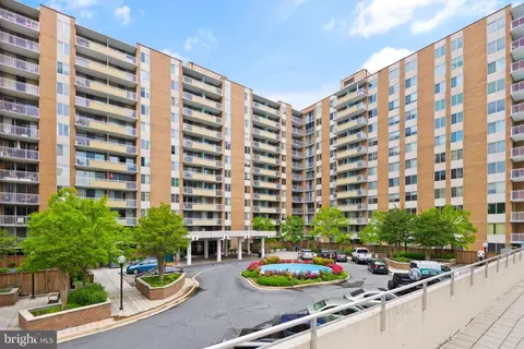 3001 Veazey Ter NW #1005, Washington, DC 20008