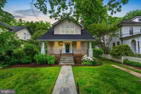 3377 Stephenson Pl NW, Washington, DC 20015