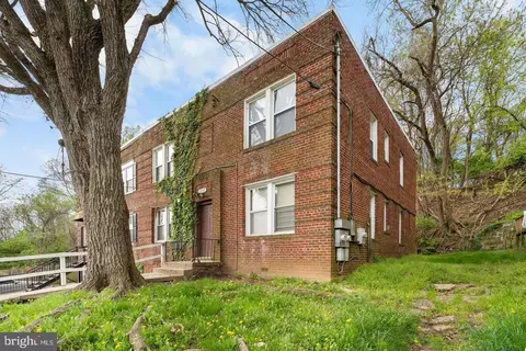 2802 Pomeroy Rd SE, Washington, DC 20020