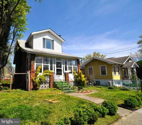 807 Underwood St NW, Washington, DC 20012