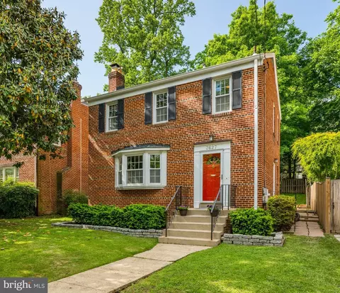 3627 Alton Pl NW, Washington, DC 20008