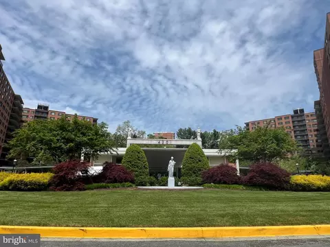 4201 Cathedral Ave NW #506E, Washington, DC 20016