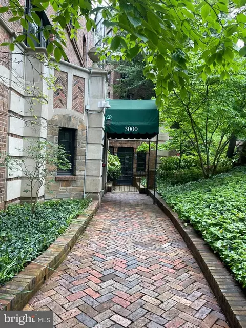 3000 Tilden St NW #103I, Washington, DC 20008