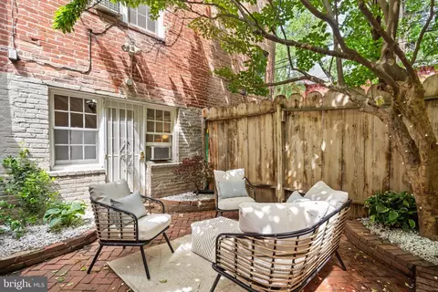 2702 Dumbarton St NW, Washington, DC 20007 photo 34